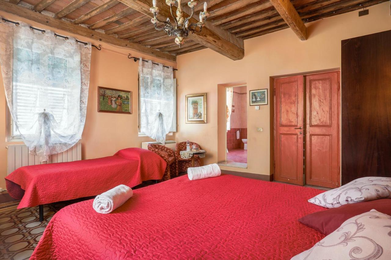 Antica Residenza Santa Chiara -City Center ลุคคา ภายนอก รูปภาพ