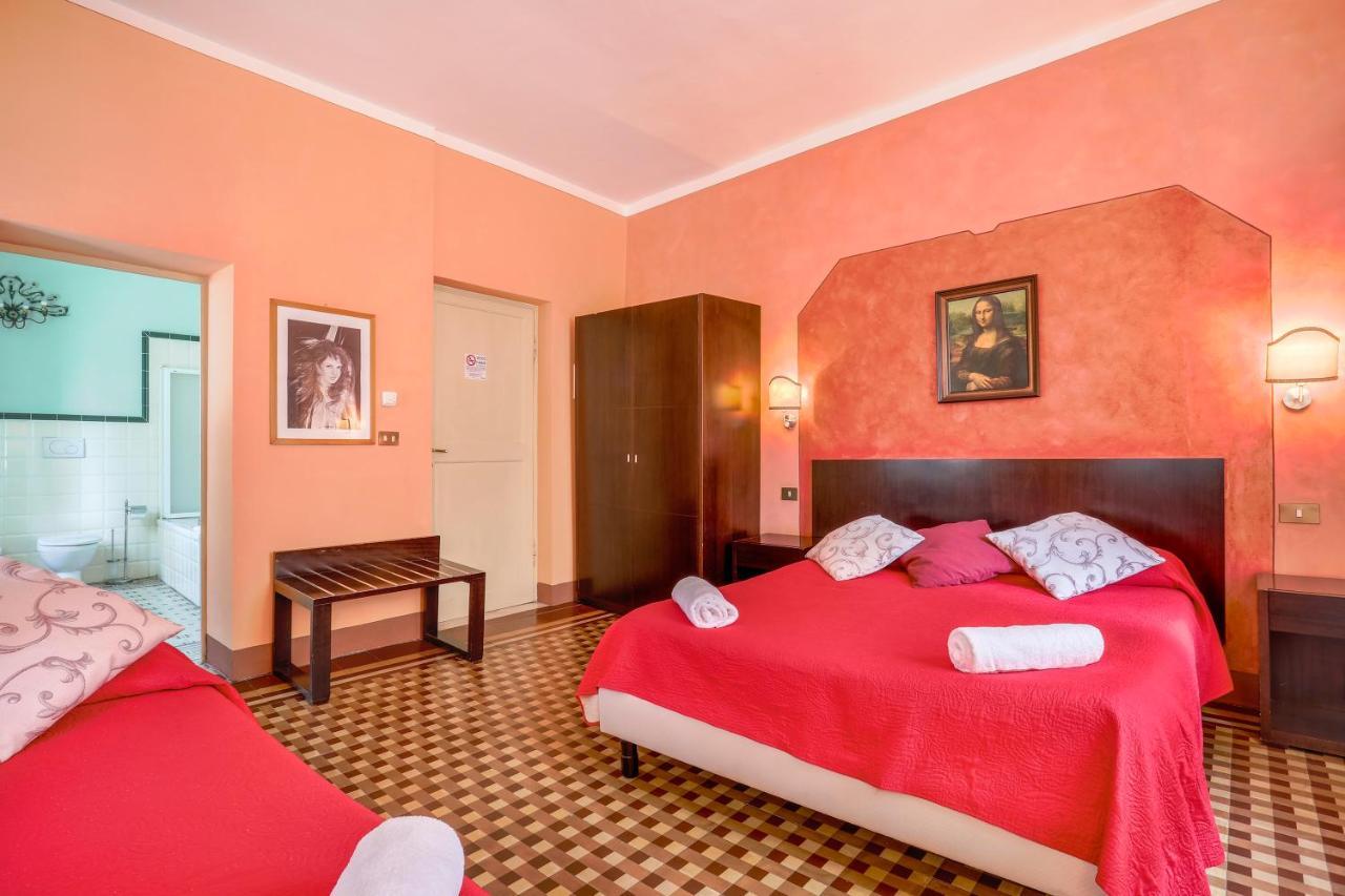 Antica Residenza Santa Chiara -City Center ลุคคา ภายนอก รูปภาพ