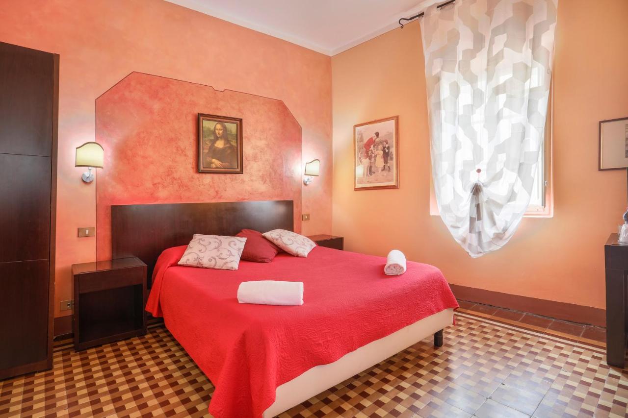 Antica Residenza Santa Chiara -City Center ลุคคา ภายนอก รูปภาพ