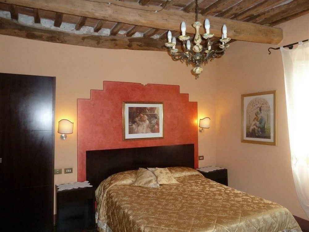 Antica Residenza Santa Chiara -City Center ลุคคา ภายนอก รูปภาพ