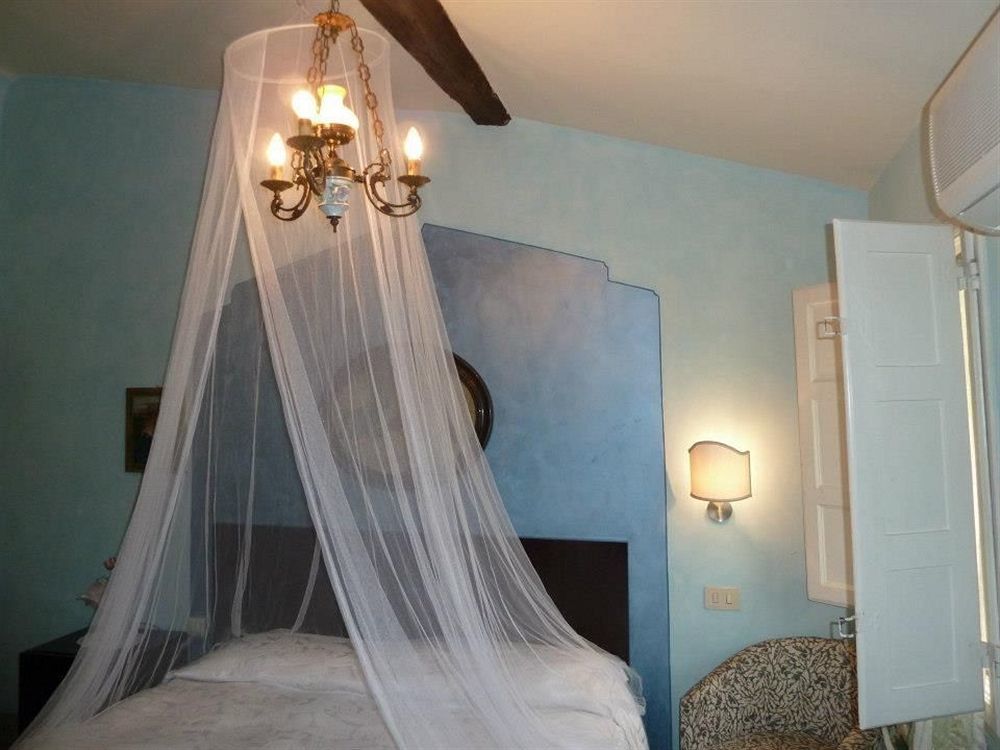 Antica Residenza Santa Chiara -City Center ลุคคา ภายนอก รูปภาพ